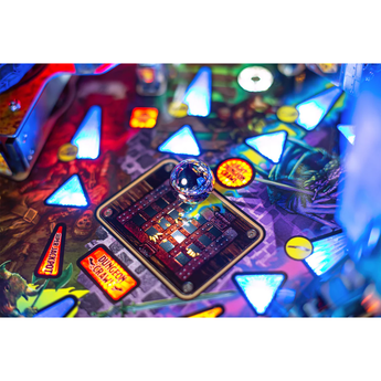Fliper Stern Dungeons & Dragons: The Tyrant's Eye pinball machine playfield with colorful lights and game elements.