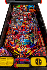 Fliper Stern Deadpool pinball machine playfield featuring vibrant artwork and characters from the Deadpool universe.