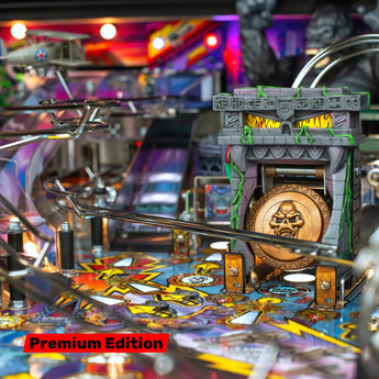 Fliper Stern King Kong: Myth of Terror Island pinball machine Premium Edition with intricate playfield design
