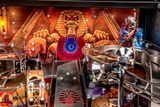 Fliper Stern Iron Maiden game with vibrant artwork and illuminated components, showcasing heavy metal theme.